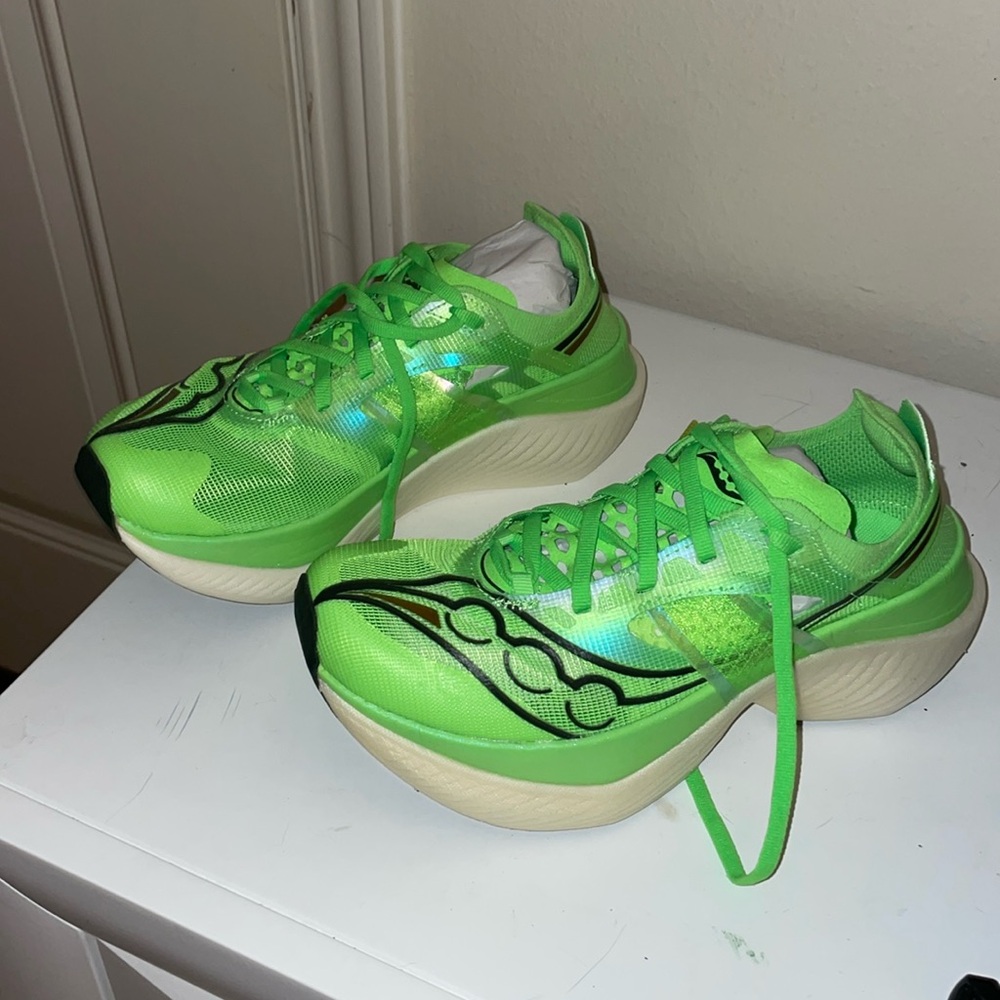 Women’s 7 Endorphin Elite Slime Green (fits like 6.5)